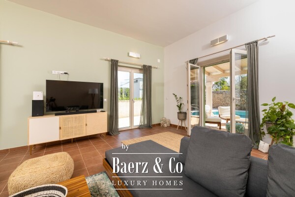 photo 8 Hvar, Vrboska, beautiful stone villa near the sea