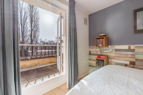 photo 37 Diepenbrockstraat 18