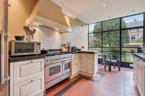 photo 7 Velazquezstraat 12