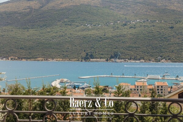photo 17 Sea View Penthouse in a Luxury Complex near the Marina
