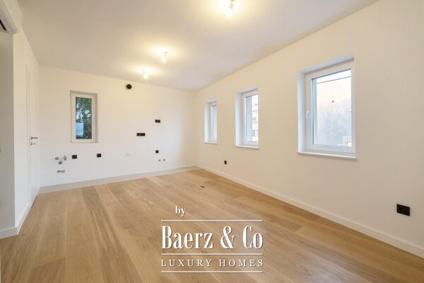 photo 3 Zagreb, Srebrnjak, modern four-room apartment 151.00 m² with garden and garage