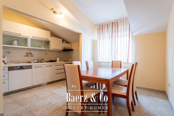 photo 7 Stobreč, a well-built house with 3 apartments, total area of 561 m²