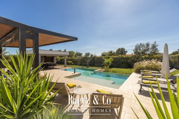 photo 10 Istria, Medulin - Luxury Villa with a Swimming Pool and Spacious Grounds